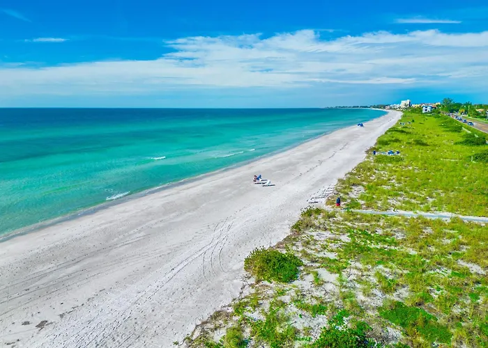 Beach Harbor Club F202